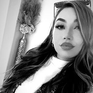 Meet your Posher, Kira